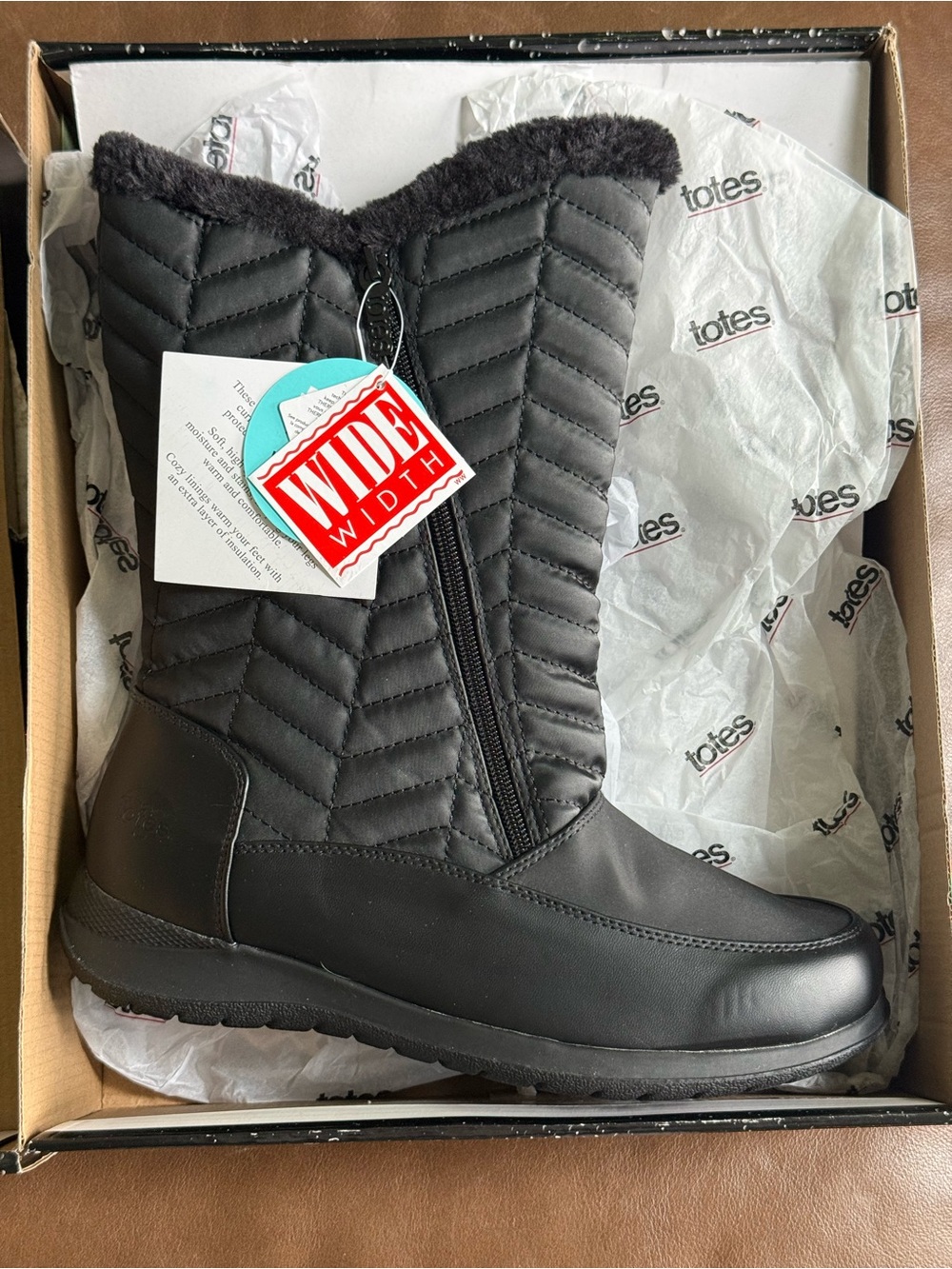 totes Black Quilted Wide Width Winter Boots with Faux-Fur Collar size 10WIDE